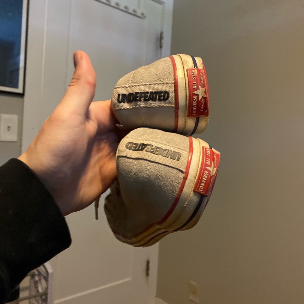 Undefeated X Converse - Picture 2 of 4